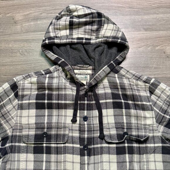 L.L. Bean Men's Fleece-Lined Hooded Flannel Shirt Jacket - Grey/White Plaid - Picture 2 of 6